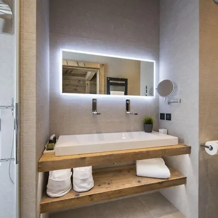 Апартаменти Chalet Zermatt: Your Ultimate Mountain Getaway *